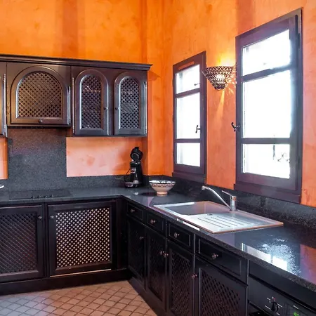 Riads By Nateve - Couples Only Μαροκινή κατοικία 2*